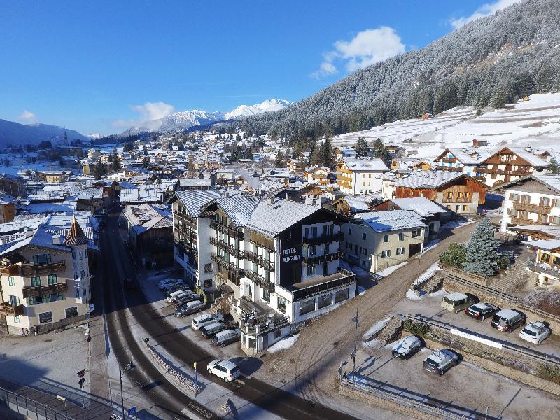 Gh Hotel Monzoni Pozza di Fassa Exterior photo